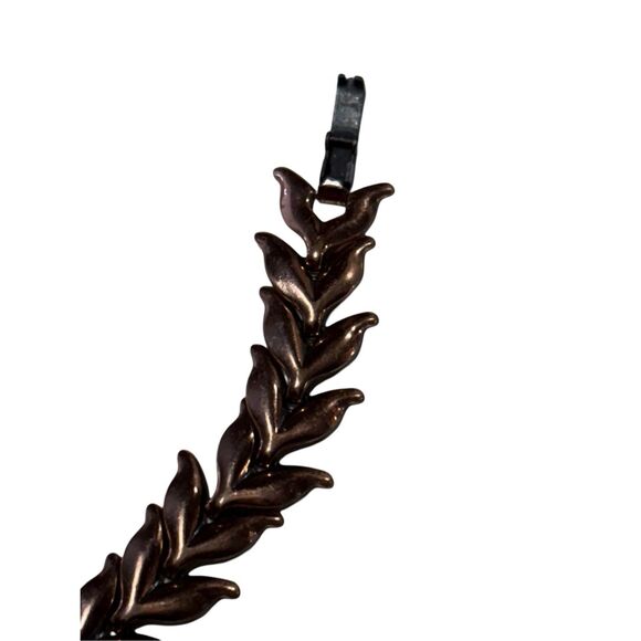 Renoir Copper Chevron Laurel Leaf Bracelet and Clip On Earrings Jewelry Set - Picture 7 of 13